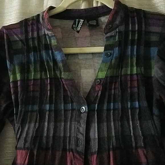 Multicolor Colorblock Button Down Top - Picture 3 of 5
